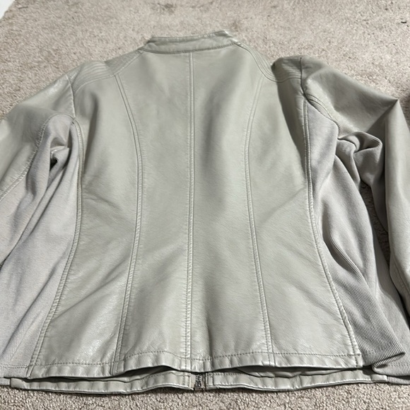 Kenneth Cole Reaction Beige Moto Jacket Faux Leather Women’s XXL - Picture 7 of 7